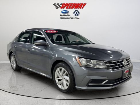 Used 2018 Volkswagen Passat 2.0T SE FWD image 2