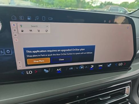 Used 2024 Chevrolet Traverse LT w/ LPO, Floor Liner Package FWD image 27