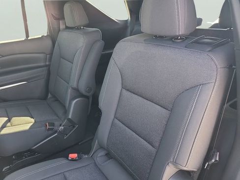 New 2026 Chevrolet Traverse LT image 13