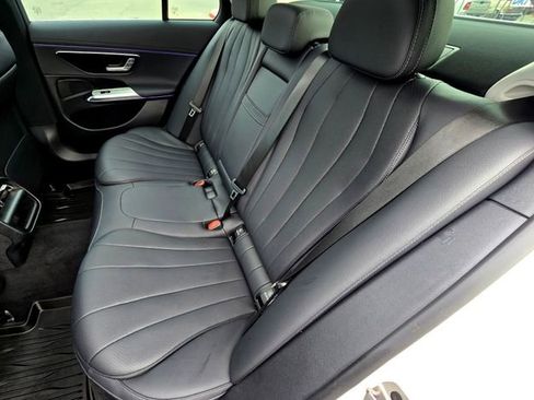Used 2025 Mercedes-Benz E 350 4MATIC Sedan image 23