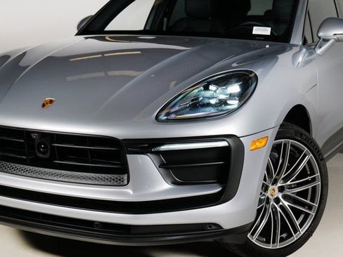 Certified 2026 Porsche Macan AWD/4WD image 32