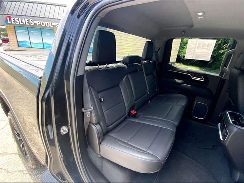 Used 2022 GMC Sierra 1500 SLT w/ SLT Premium Package AWD/4WD image 24