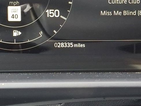 Used 2024 Land Rover Discovery Dynamic SE image 21