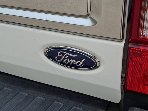 Used 2022 Ford F350 Limited w/ FX4 Off-Road Package AWD/4WD image 11