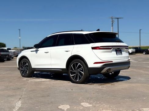 Used 2025 Lincoln Corsair Reserve FWD image 6