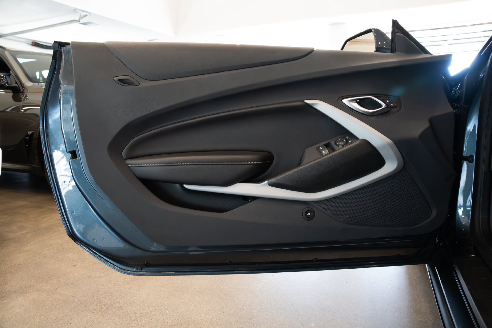 Used 2023 Chevrolet Camaro LT RWD image 14
