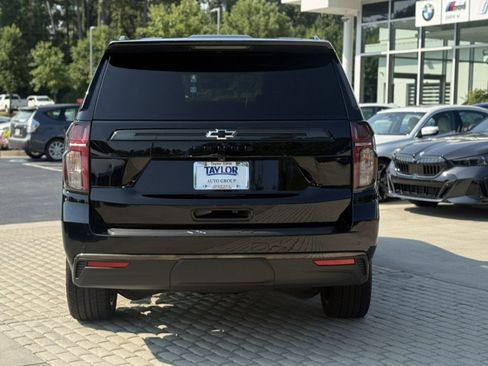 Used 2021 Chevrolet Tahoe Z71 w/ Luxury Package AWD/4WD image 5