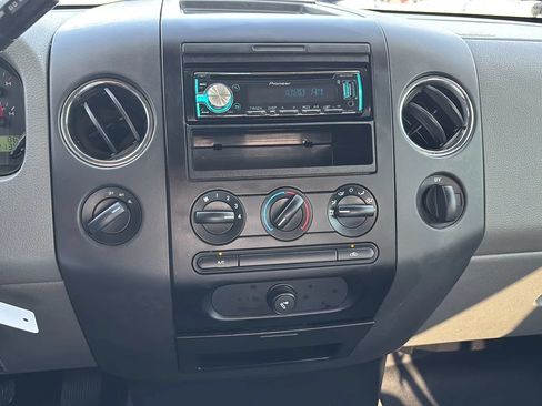 Used 2005 Ford F150 XLT AWD/4WD image 5