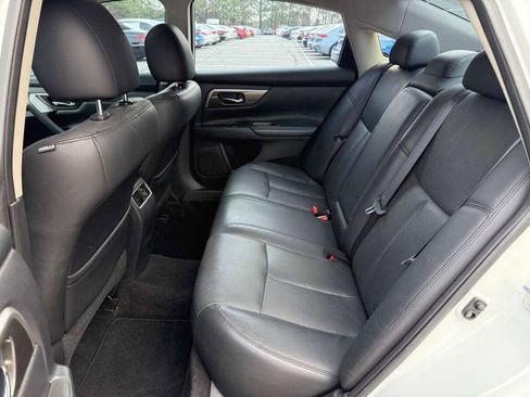 Used 2015 Nissan Altima 2.5 SL w/ Moonroof Package image 11