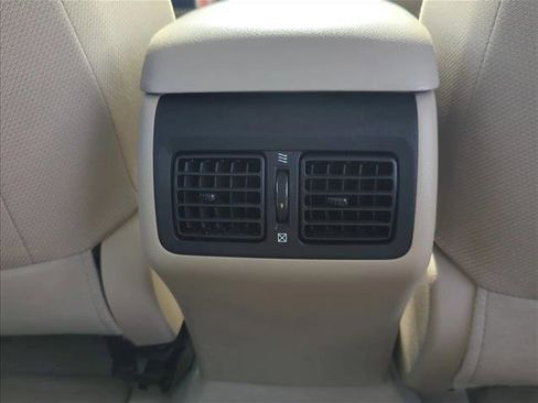 Used 2014 Toyota Camry XLE image 22