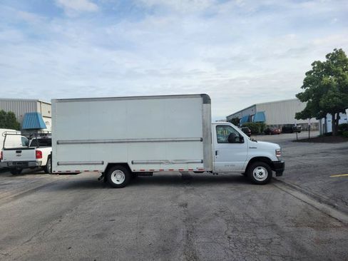 Used 2022 Ford E-350 and Econoline 350 Super Duty RWD image 4