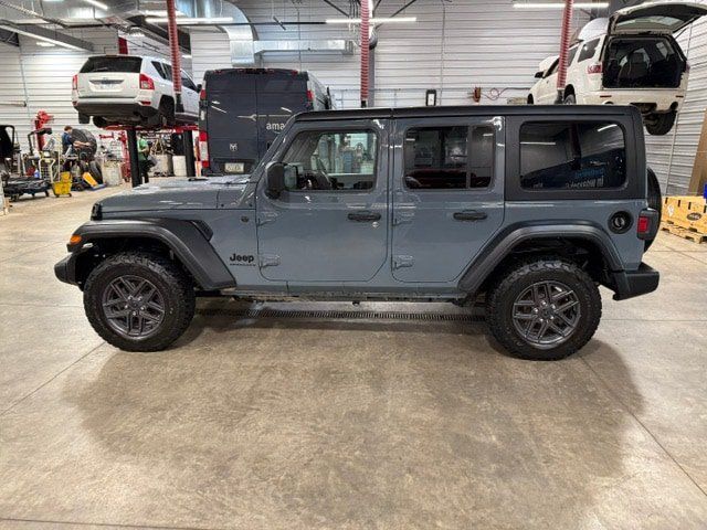 Used 2025 Jeep Wrangler Unlimited Sport w/ Convenience Group AWD/4WD image 3