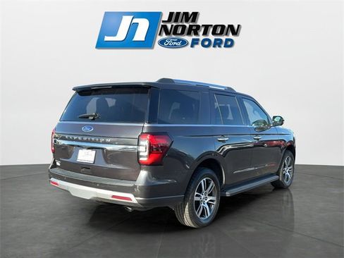 Used 2024 Ford Expedition Limited image 3