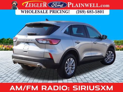 Used 2022 Ford Escape SE w/ Cold Weather Package image 5