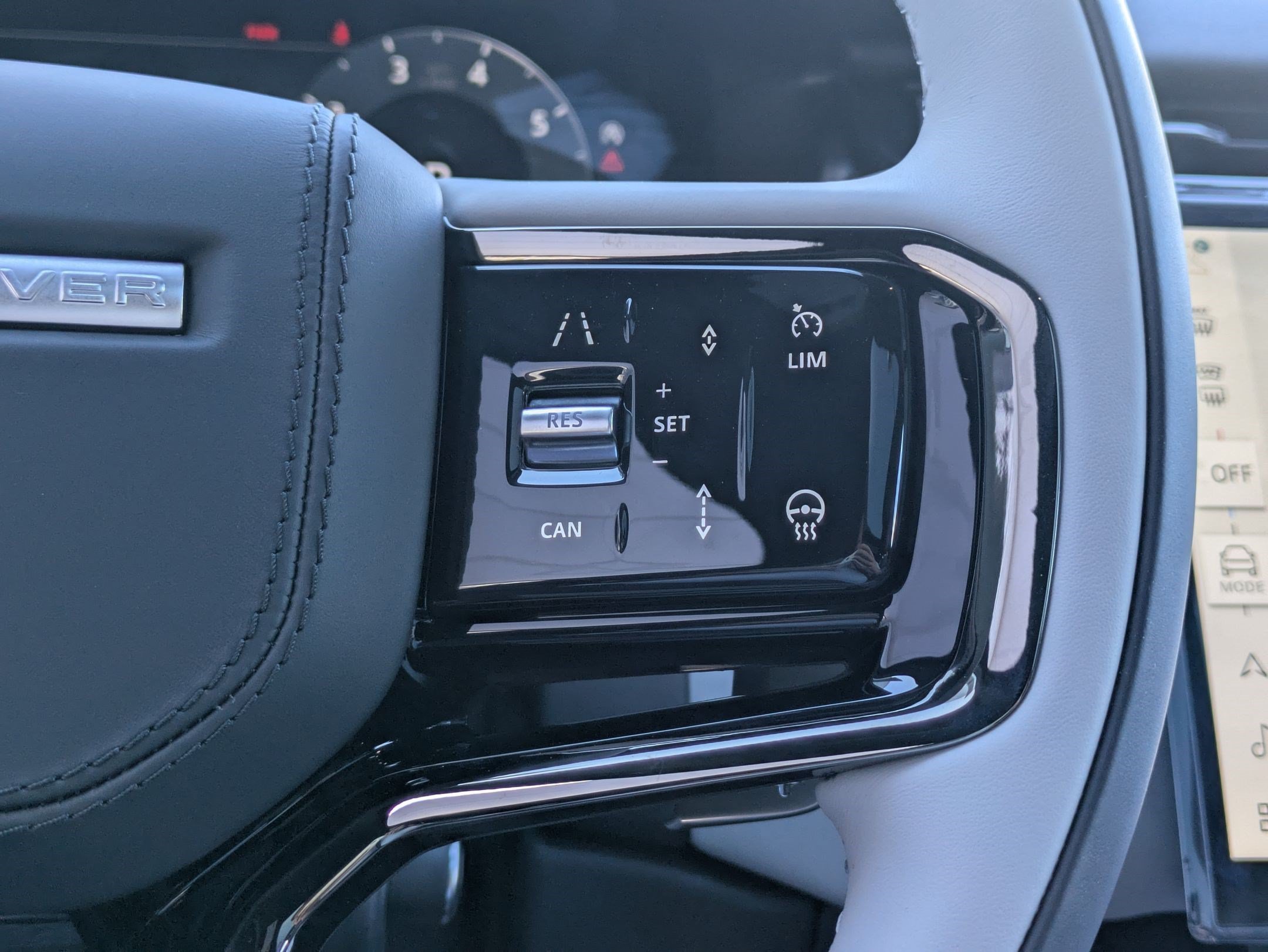 New 2026 Land Rover Range Rover Velar S AWD/4WD image 18