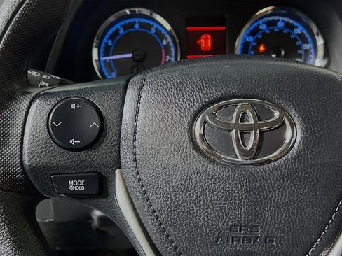 Used 2019 Toyota Corolla LE FWD image 18