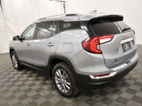 Used 2024 GMC Terrain SLT image 5