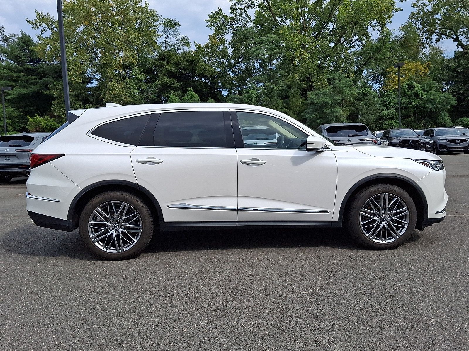 Certified 2024 Acura MDX w/ Technology Package AWD/4WD image 7