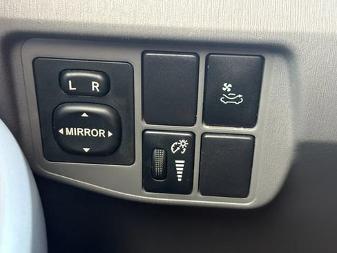 Used 2010 Toyota Prius Five FWD image 28