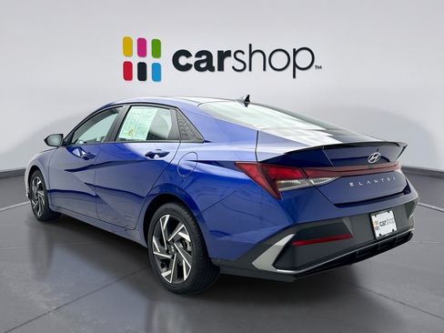 Used 2025 Hyundai Elantra Sport FWD image 3
