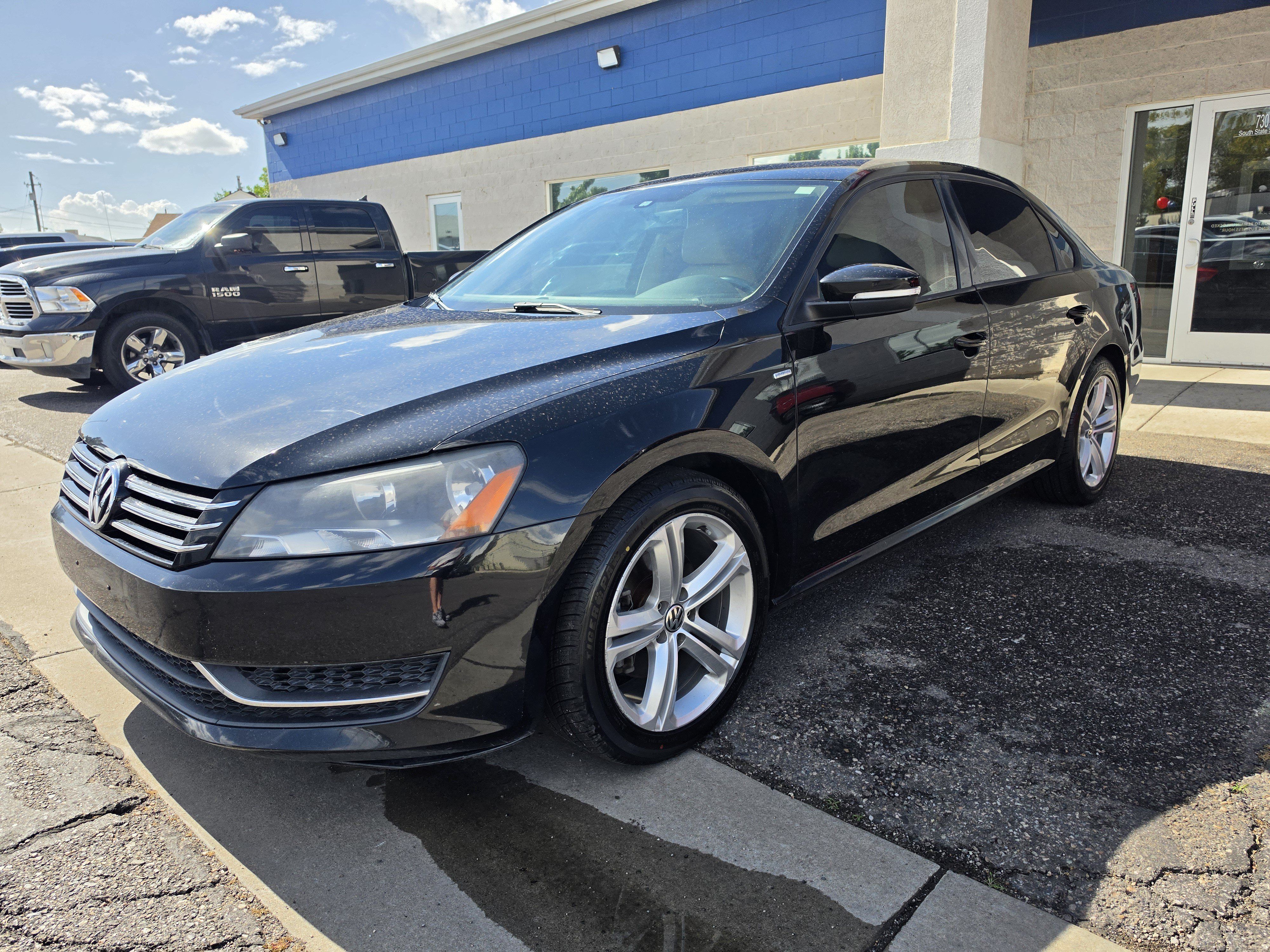 Used 2014 Volkswagen Passat 1.8T Wolfsburg Edition FWD image 3