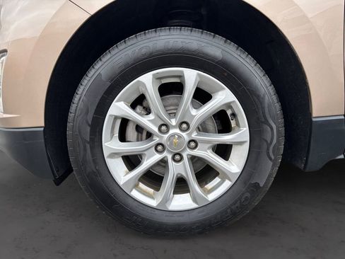 Used 2019 Chevrolet Equinox LS w/ LS Convenience Package AWD/4WD image 9