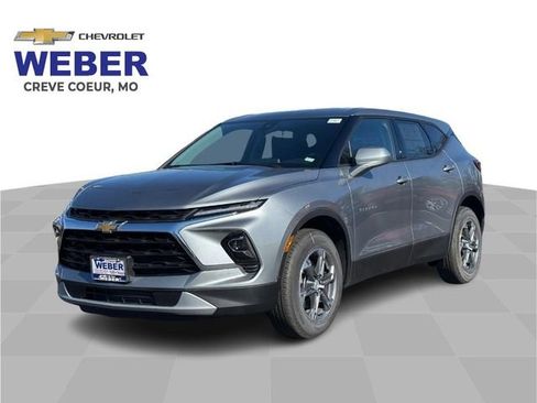 Used 2025 Chevrolet Blazer LT image 1