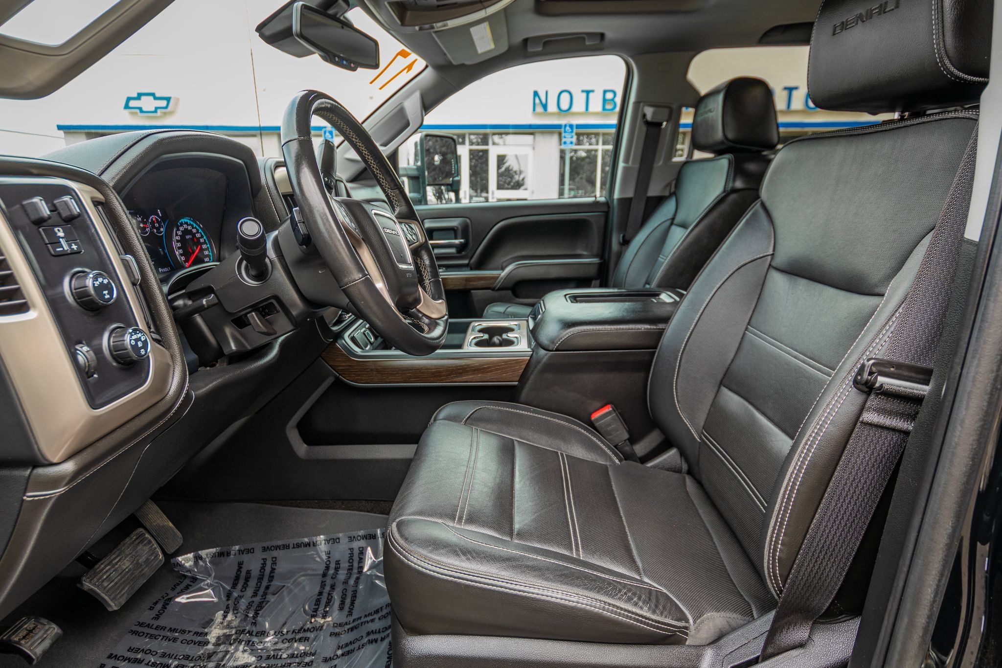 Used 2017 GMC Sierra 2500 Denali w/ Duramax Plus Package AWD/4WD image 12