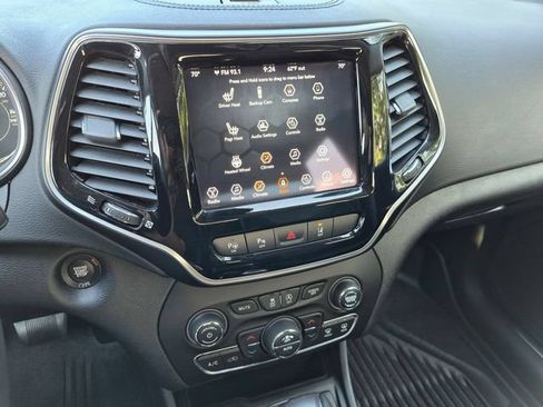 Used 2021 Jeep Cherokee Limited AWD/4WD image 11