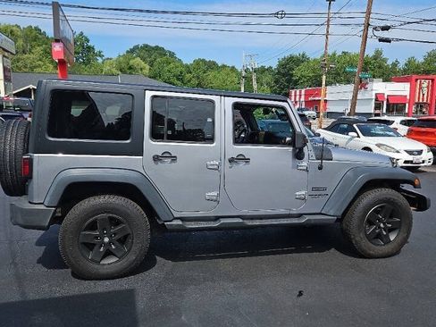 Used 2014 Jeep Wrangler Unlimited Sport w/ Quick Order Package 24S AWD/4WD image 3