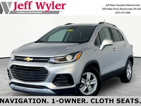 Used 2017 Chevrolet Trax LT w/ LT Convenience Package FWD image 1
