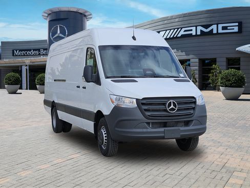 New 2025 Mercedes-Benz Sprinter 3500 image 2
