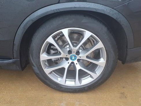 Used 2025 BMW X5 xDrive50e image 33
