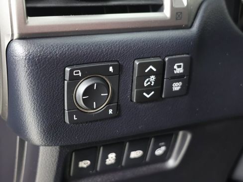 Used 2023 Lexus GX 460 Luxury w/ Sport Design Package image 27