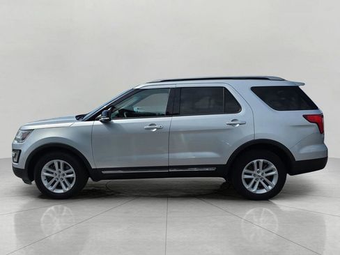 Used 2016 Ford Explorer XLT w/ Equipment Group 201A FWD image 4