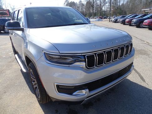 Used 2025 Jeep Wagoneer Series II image 5