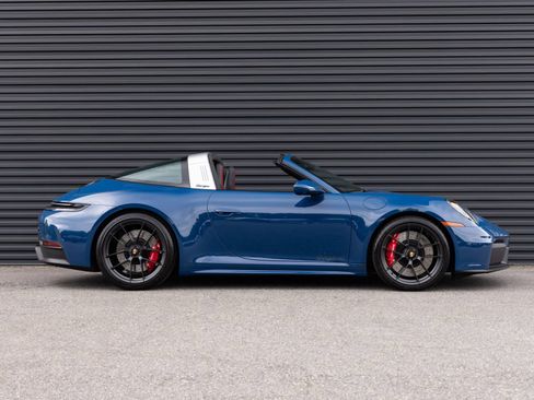 Certified 2025 Porsche 911 Targa 4 GTS AWD/4WD image 9