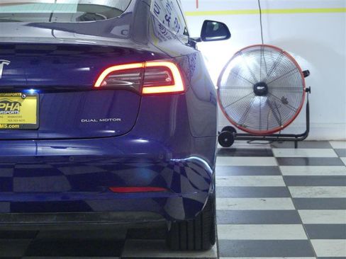 Used 2018 Tesla Model 3 Long Range AWD/4WD image 26