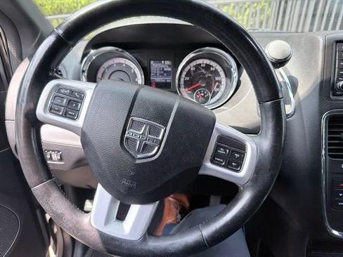 Used 2020 Dodge Grand Caravan GT FWD image 4