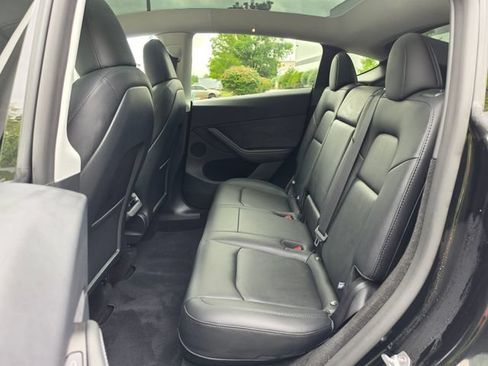 Used 2025 Tesla Model Y Long Range AWD/4WD image 30