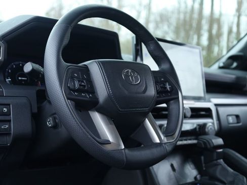 Used 2025 Toyota 4Runner TRD Off-Road Premium image 27