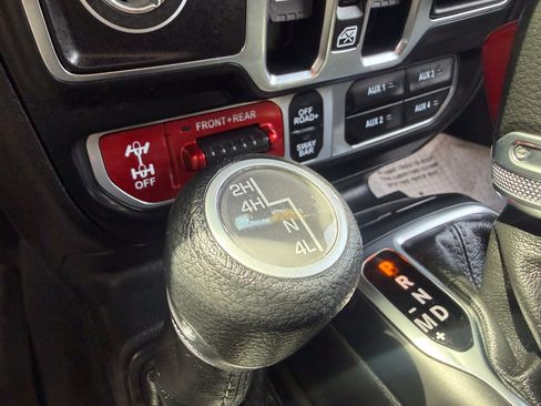Used 2024 Jeep Wrangler Unlimited Rubicon w/ Convenience Group AWD/4WD image 49