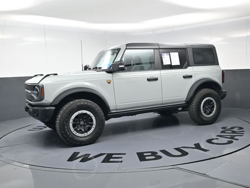 Used 2023 Ford Bronco Badlands w/ Sasquatch Package image 6