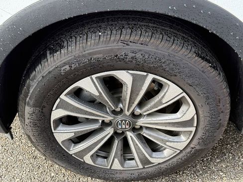 Used 2025 Buick Envision Preferred image 11