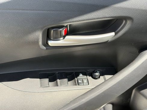 Used 2026 Toyota Corolla SE w/ Carpet Mat Package (TMS) FWD image 6