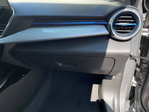 Used 2025 Chevrolet Trax LT w/ LT Convenience Package FWD image 36