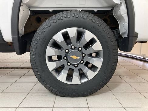 Used 2022 Chevrolet Silverado 2500 Custom w/ Custom Convenience Package AWD/4WD image 25