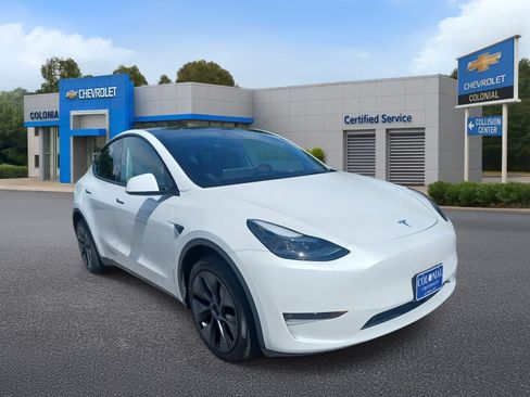 Used 2025 Tesla Model Y Long Range AWD/4WD image 2