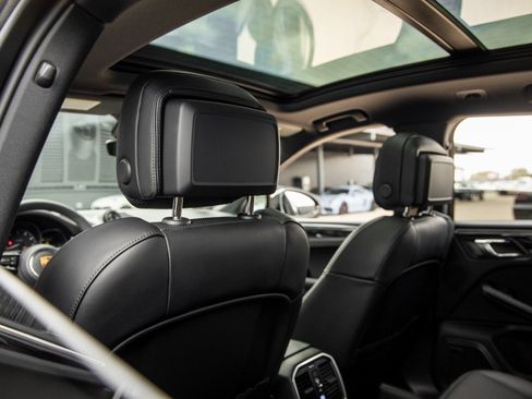 New 2026 Porsche Macan AWD/4WD image 26