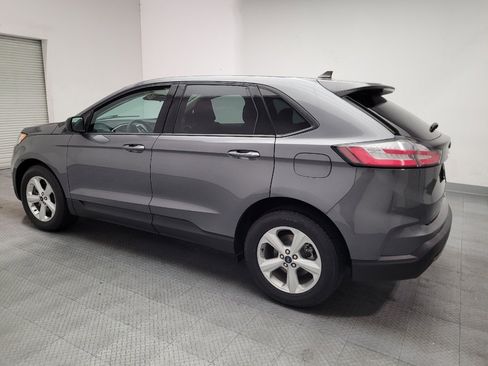 Used 2021 Ford Edge SE FWD image 3
